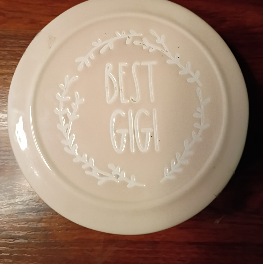 Rae Dunn Best  GiGi  round Pink ceramic Bowl With Lid Pink